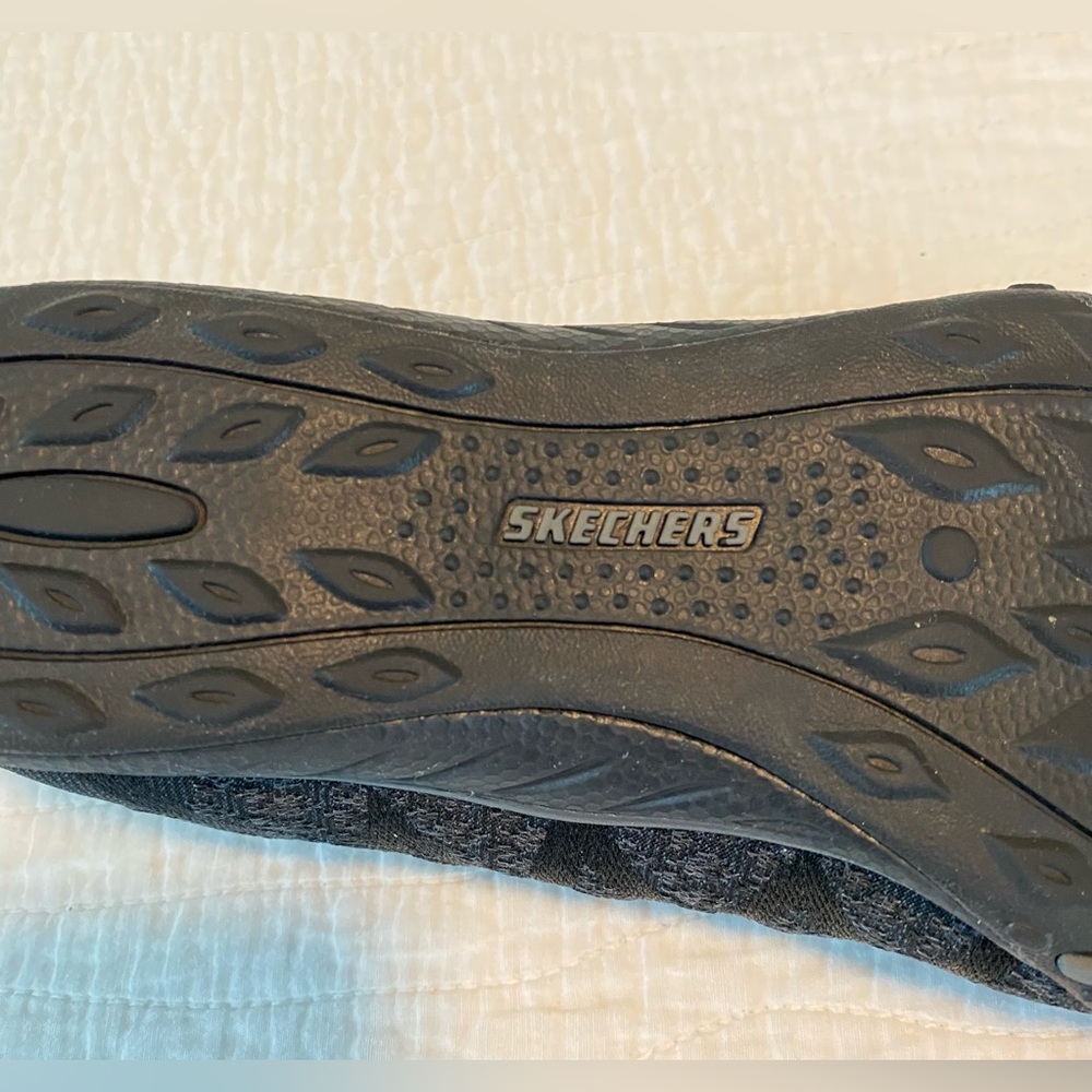 Like new! SKECHERS Breathe Easy INFI-KNITY Relaxed Fit SLIP-ON Sneakers Size 10 - Picture 13 of 13